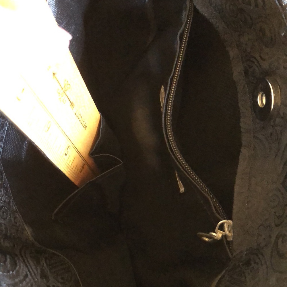 Elegant Black Hobo Bag - Picture 9 of 11